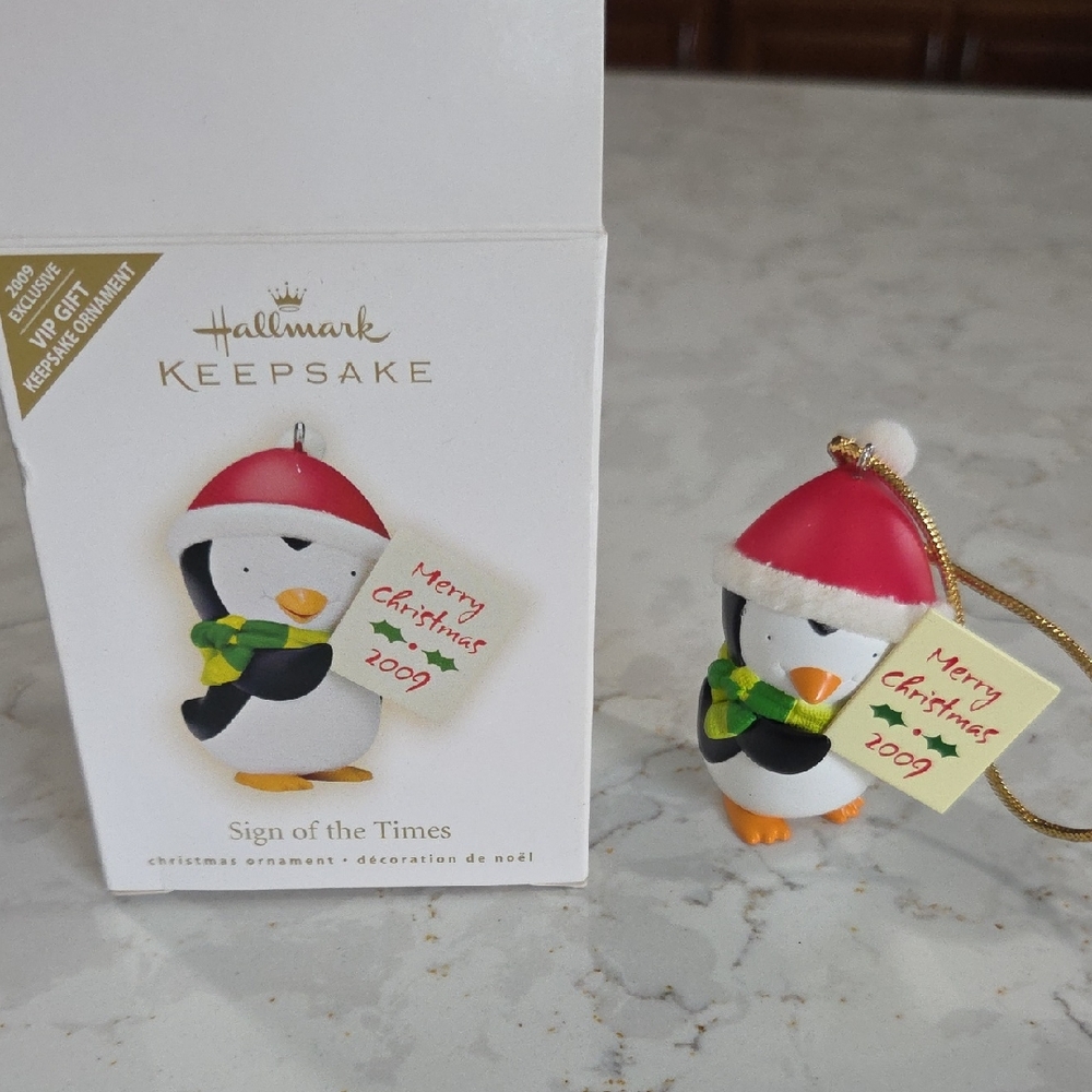 2009 Hallmark Sign Of The Times Christmas Ornament